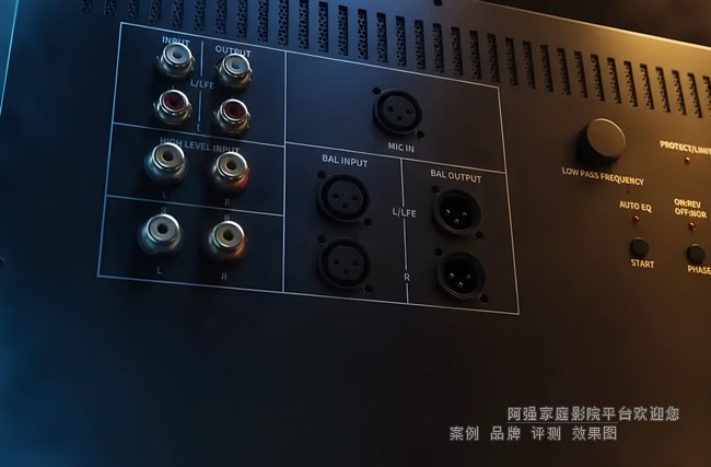 ��ɫ��Ƶ�Ŵ�������壬�䱸RCA��XLR���롢��Ƶ�����Ƶ�ʿ���