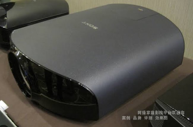 ����ȫ���׿�4K����ͶӰ��VW1000ES��������ǧ̨