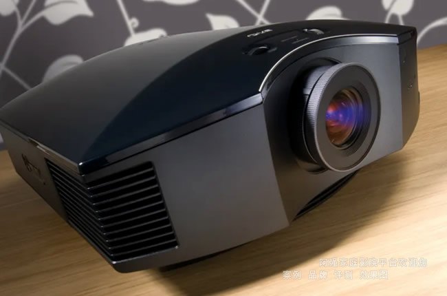 �������3DͶӰ��VPL-HW30ES����½��̫����